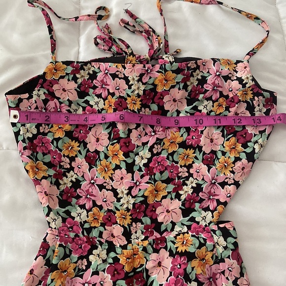 Backless jumpsuit - Picture 4 of 6